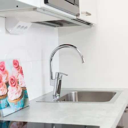 Apartamento Tuures Host By Tuure