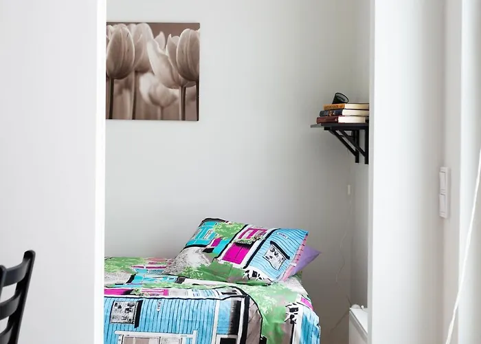 Tuures Host By Tuure